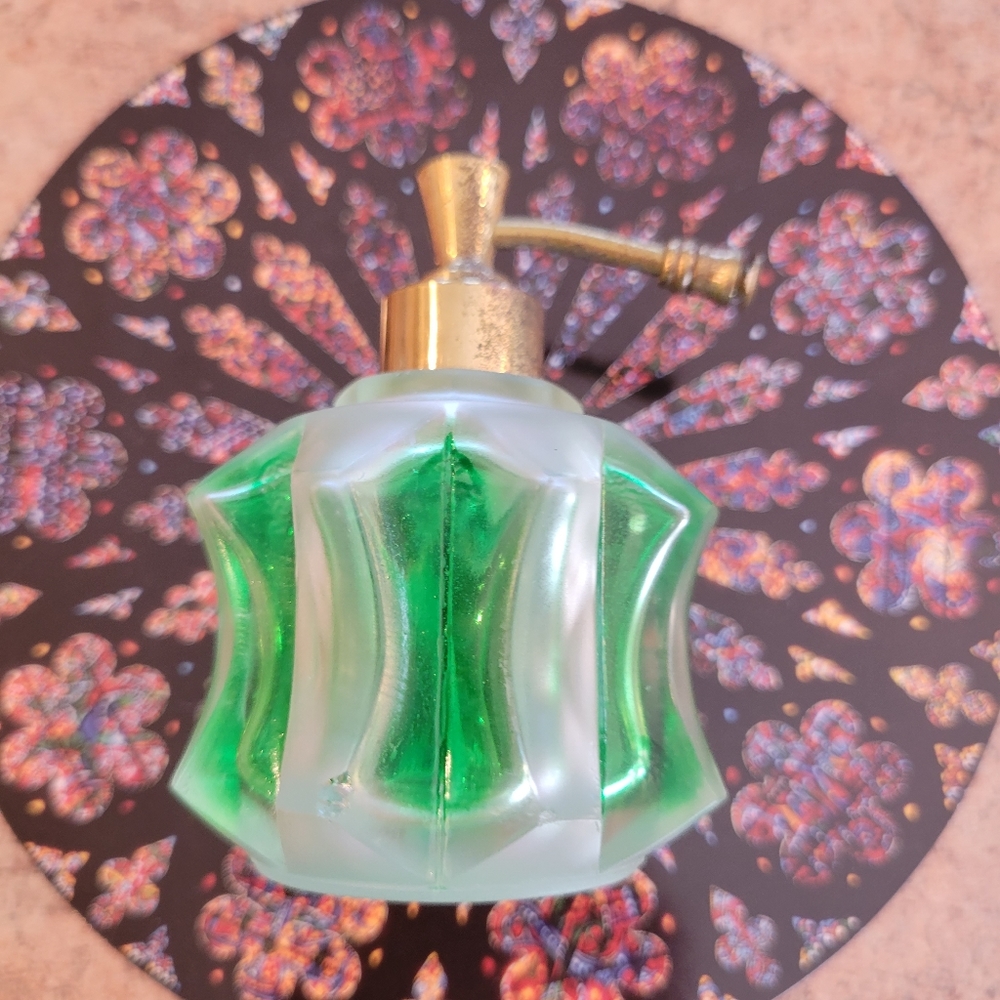 VTG I.W. Rice Perfume Atomizer  (Empty) Boudoir Dresser Pretty Green Frosted